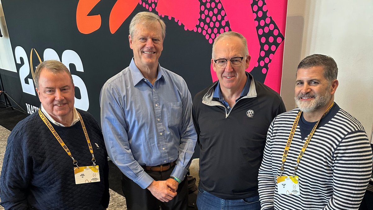 NFFNetwork's tweet image. Meeting at the @CFBPlayoff before tonight's game,
NFF President Steve Hatchell, @NCAA President @CharlieBakerMA, @SEC Commish @GregSankey, and NFF COO Matthew Sign.

#CFBPlayoff | #NationalChampionship
