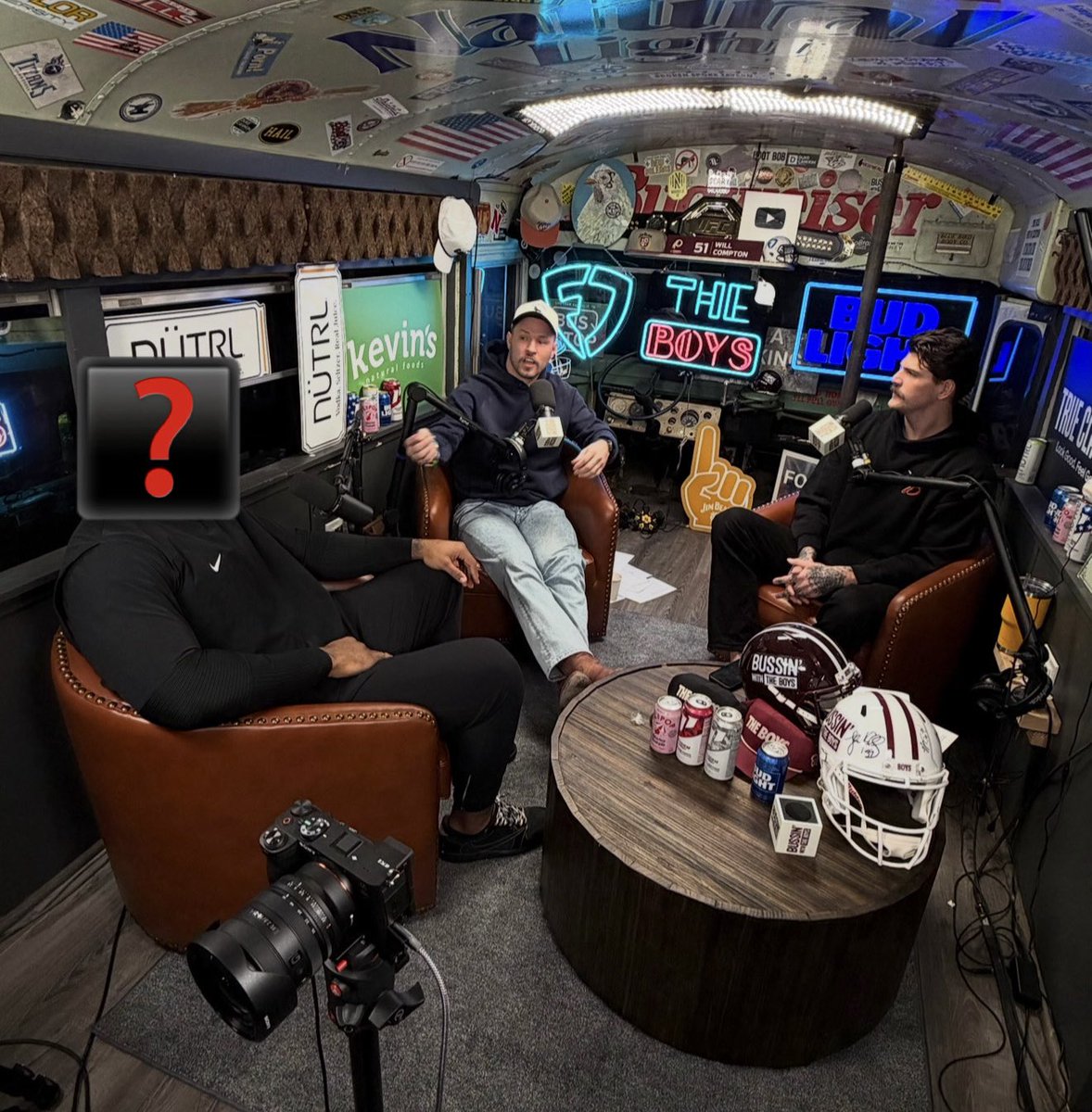 Bussin' With The Boys tweet media