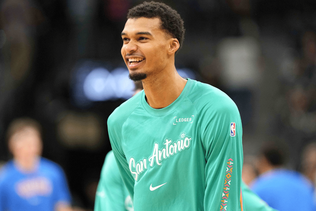 FlorianBenfaid's tweet photo. Pour la première fois de l'histoire NBA, un Français 🇫🇷 sera 𝗧𝗜𝗧𝗨𝗟𝗔𝗜𝗥𝗘 au All-Star Game ⭐️

Il s'agit de Victor Wembanyama 👽

À 22 ans, “Wemby” est All-Star pour la deuxième fois (en trois saisons).

Seuls Tony Parker (6) et Rudy Gobert (3) comptent plus de sélections. https://t.co/3bQvzXVeng