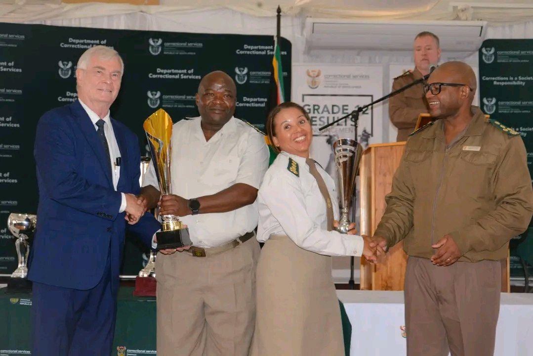 DCS_ZA's tweet image. A total of 15 out of 18 Correctional Services schools attained a 100% Grade 12 pass rate...

#Classof2025 #SecondChances #RehabilitationThroughEducation #dcs #RehabilitationMatters

facebook.com/10006901132463…