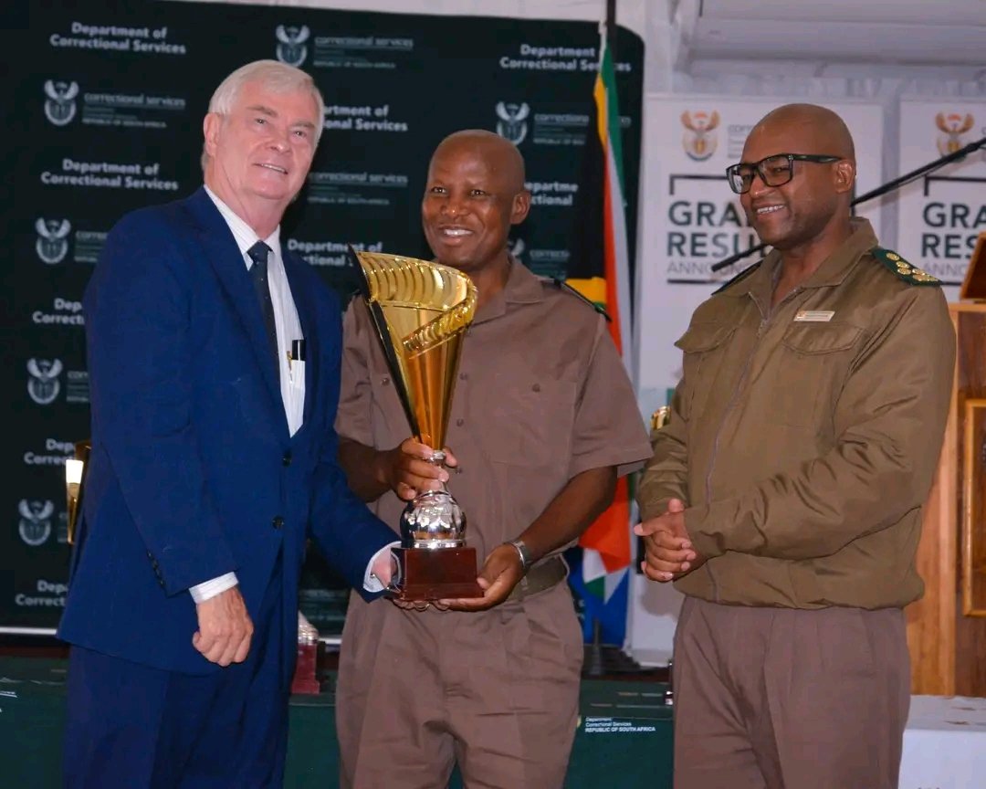 DCS_ZA's tweet image. A total of 15 out of 18 Correctional Services schools attained a 100% Grade 12 pass rate...

#Classof2025 #SecondChances #RehabilitationThroughEducation #dcs #RehabilitationMatters

facebook.com/10006901132463…