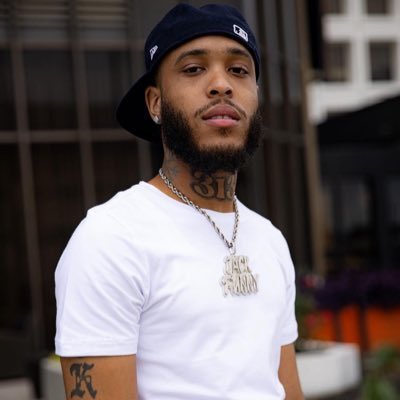 TommyGoBraazy's tweet image. Popular influencer “JackFunny313” has reportedly been shot 11x this morning in Detroit, MI. The police arrived 40 minutes later 😳… he’s currently in critical condition ❤️‍🩹🤦🏽‍♂️

Let’s pray for JackFunny 🙏🏽
