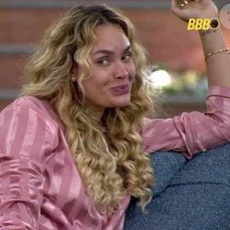 panelareality's tweet image. 🗣️ OPINIÃO: Ter entrado no #BBB26 pode ter sido o maior erro de Sarah Andrade.

Desde 2021, quando deixou claro que não suportava Juliette, Sarah virou alvo fixo. É fato: qualquer movimento da loira é amplificado, distorcido e transformado em “grande erro”. Páginas de fofoca a…