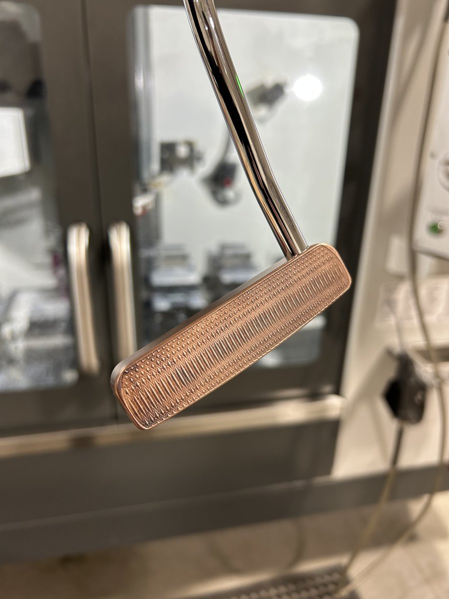 DoerflerJared's tweet image. We are giving this @HannaGolfCo putter away.

72 lie
3 loft
Copper plate finish
303 Stainless Steel

Here's how to win.

• Retweet this tweet. 
• Click the link in the next tweet below to submit your email address.

Contest will run through Wednesday, 1/21 at 5:00 pm Central.…