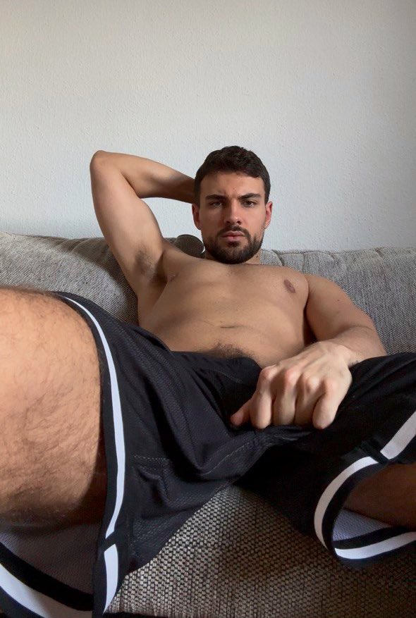 Look into my eyes and send that cash now!

#findom #cashmaster #subanddom #empty #your #wallet
