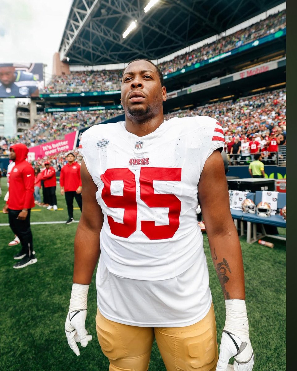 OurSf49ers's tweet image. #49ers Alfred Collins was named the Thomas Herrion Memorial Award winner by the coaches 👏