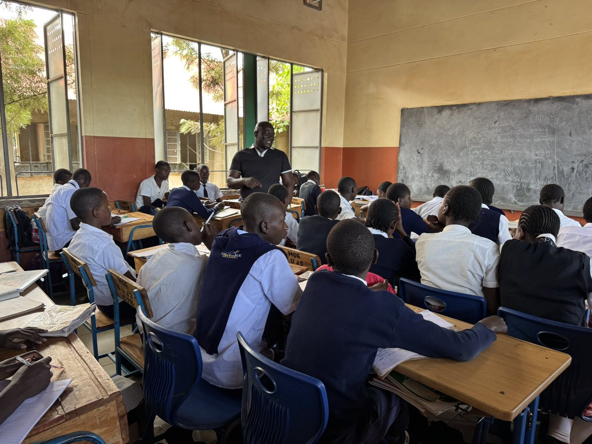 ieknyanza's tweet photo. Our county representative Eng. @otienogallo today mentored  learners at AIC Bar Pri &amp; Junior School in Kisumu West Constituency, Kisumu North Ward , emphasizing self-confidence as the foundation for leadership, discipline, &amp; lifelong success.

@visit_kisumu @KisumuCountyKE https://t.co/meh4mQodz9
