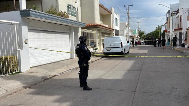 Un ataque a balazos en Rincón del Humaya dejó vivienda y auto dañados; policías aseguraron la zona e investigan cámaras. 🚨🏚️🚓 #Culiacán 

sinaloahoy.com.mx/portal/ataque-…