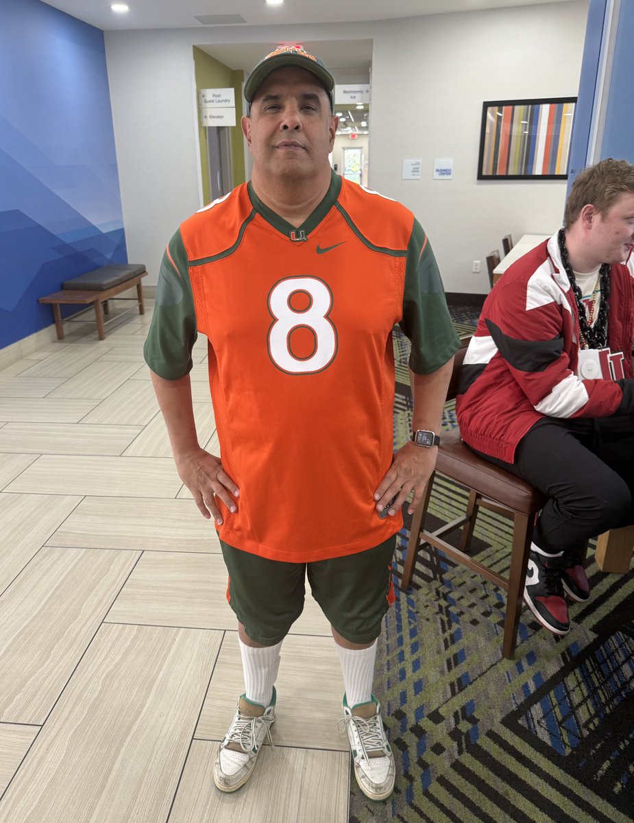 BarstoolTate's tweet image. 🚨BREAKING NEWS🚨

Danny Boy Cane has changed into his game attire.

I can confirm that he is wearing his Big Game Shoes that he has had since the 90s.