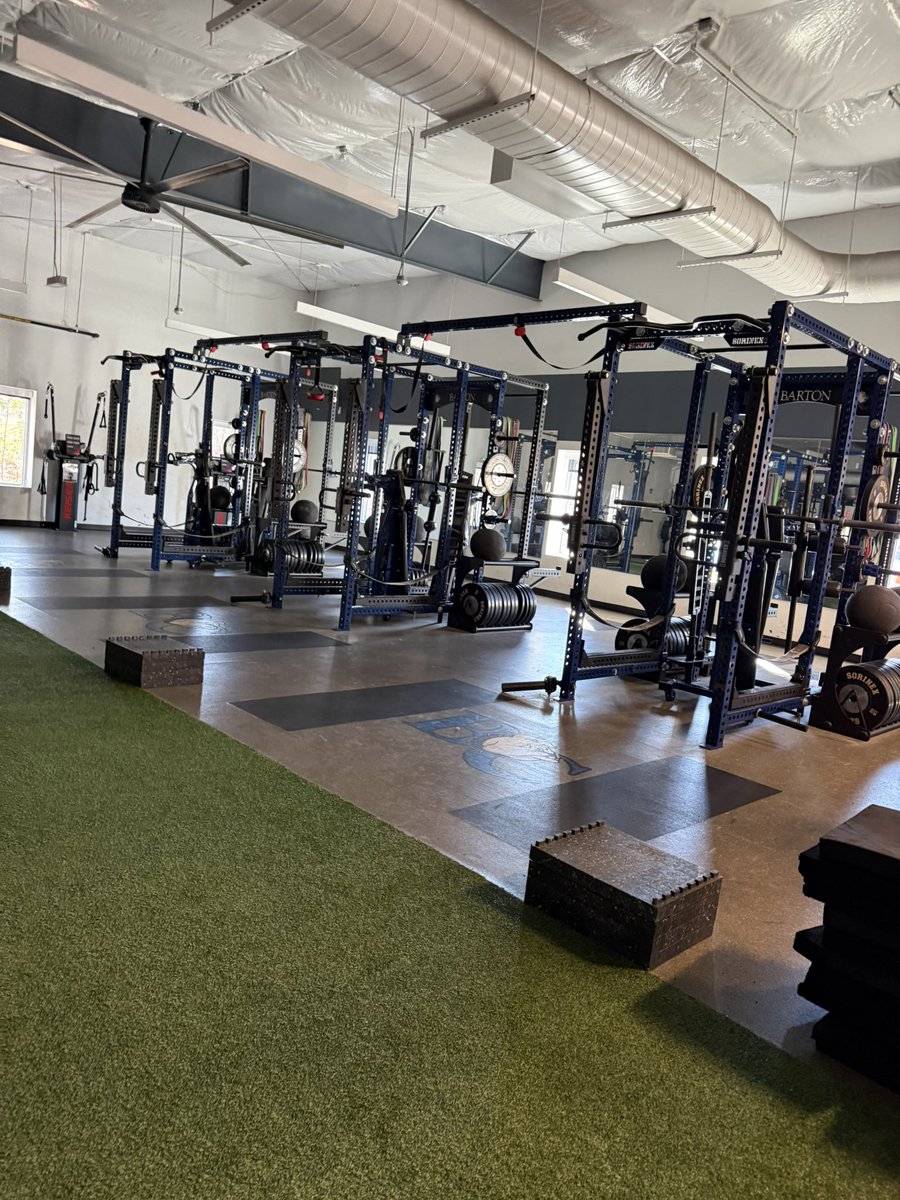 Had a great time today on my Official visit to Barton College. Everything was great and the weightroom was top notch!
<a href="/coachglass52/">Joe Glass</a> <a href="/FBCoachB22/">BCLB’erCoachKBrown</a> <a href="/CoachPeytonM/">Peyton McBride</a> <a href="/hester_chip/">Chip Hester</a> <a href="/coach_cavery/">Cameron Avery</a>