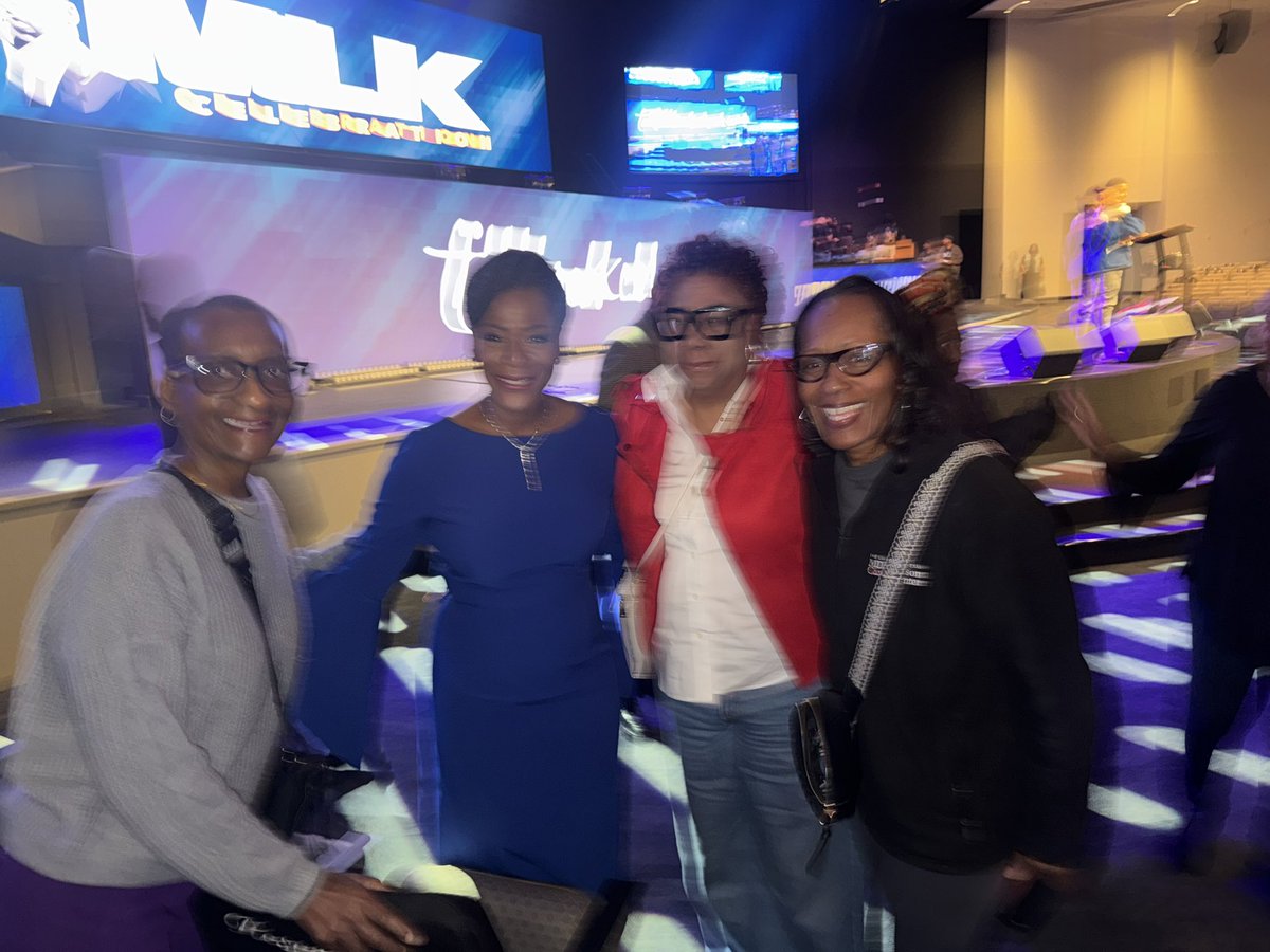 JeffSyptak's tweet photo. Stopped by @FallbrookChurch for their Martin Luther King Day Event after a memorial service and Chief Hunter (@Hunter4Congress) gave a wonderful message that brought many great points which, for me personally, came on time.
Letโs work to help her be the nominee for #CD38. https://t.co/Q4nJkjYlUU