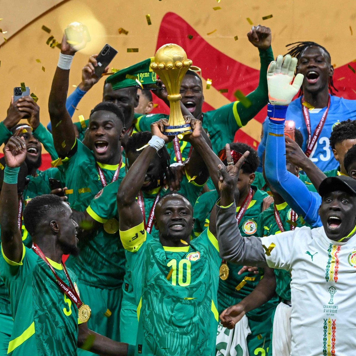 sholard_mancity's tweet image. I’ve seen people say Senegal should have just finished the match and complained to CAF later, even if the referee was clearly biased in favour of Morocco.

Let me ask honestly: if Senegal had played on and it was later confirmed they were unfairly treated, would CAF have replayed…