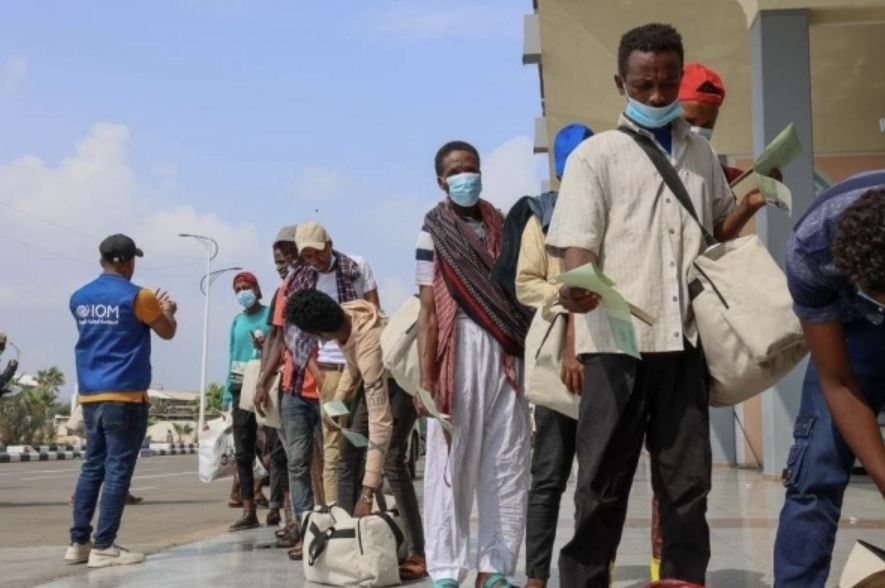IOM: Over 300 People Displaced in #Yemen Last Week 

Geneva — The International Organization for Migration (IOM) announced that more than 300 people were newly displaced within Yemen during the past week, marking a sharp increase compared to the previous reporting period ... More