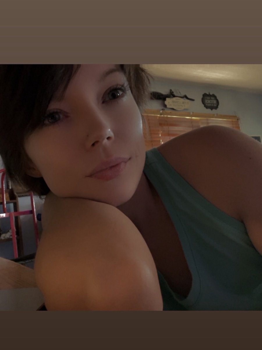 devilishdez7's tweet photo. 💕💜 https://t.co/bBusHnNdN1