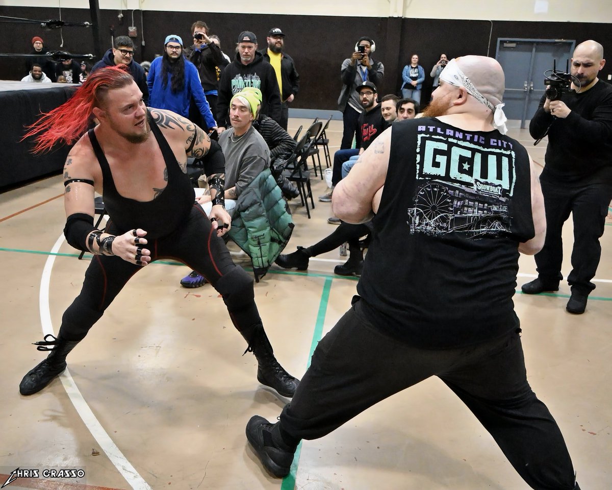 Ringsideguy's tweet photo. From SHP Colby Corino Benefit Show - Destination: Philadelphia @S_H_P_Wrestling #Match5 Singles Match @Matt_Tremont vs. @tungstenredd
1/3 https://t.co/ANPJ1Ot2vz