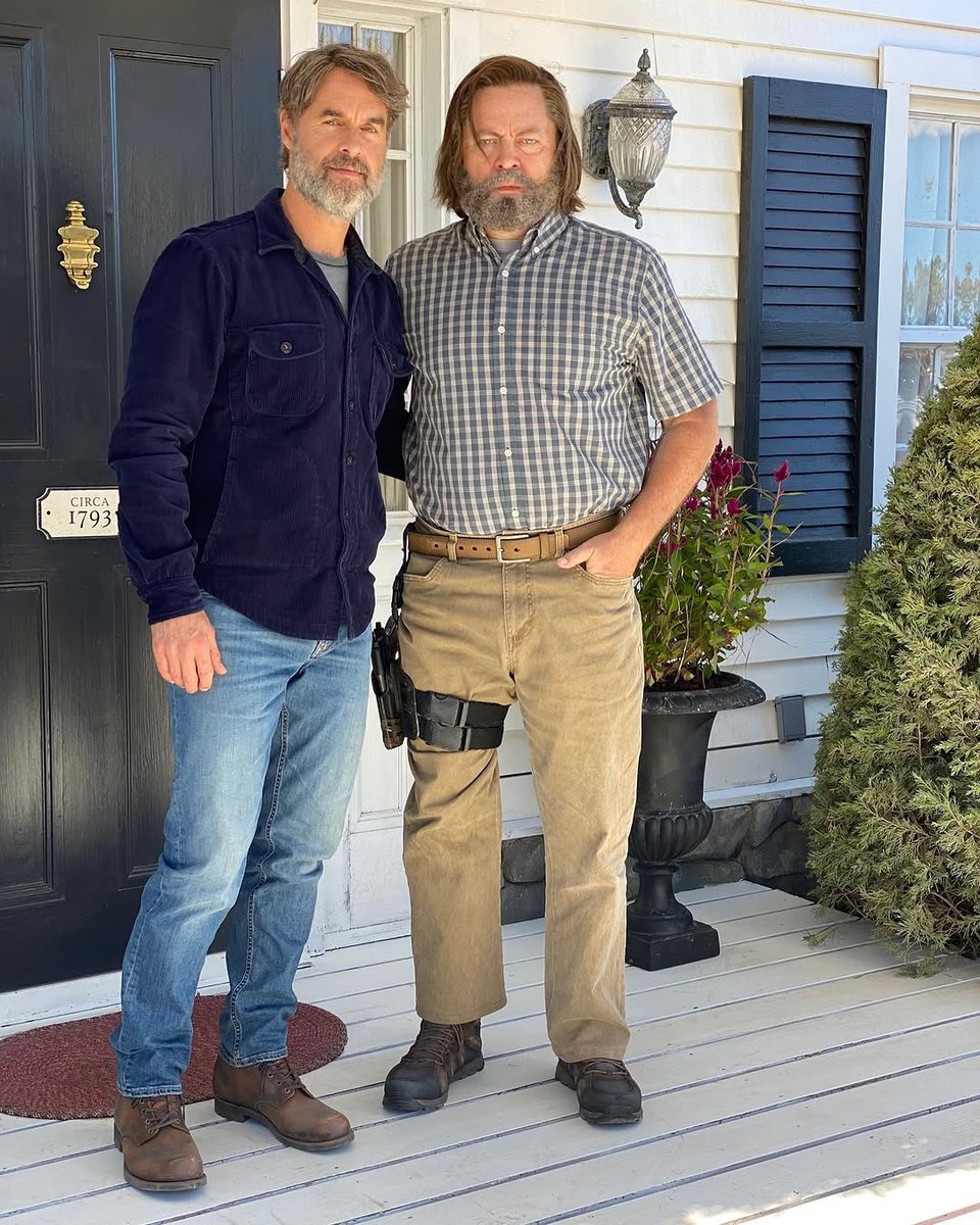 mlmluver's tweet image. murray bartlett and nick offerman behind the scenes of the last of us, season 1