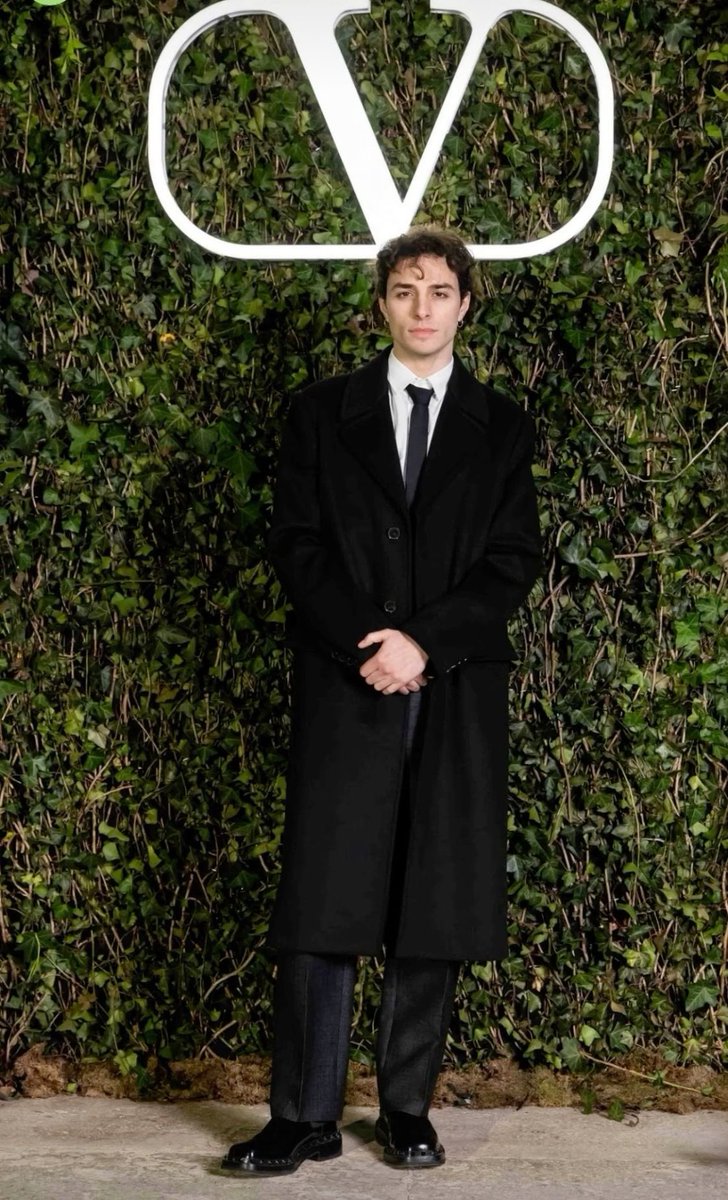 tournesolcore's tweet photo. valentino c’hai donato tanto https://t.co/sR96MCsGjq