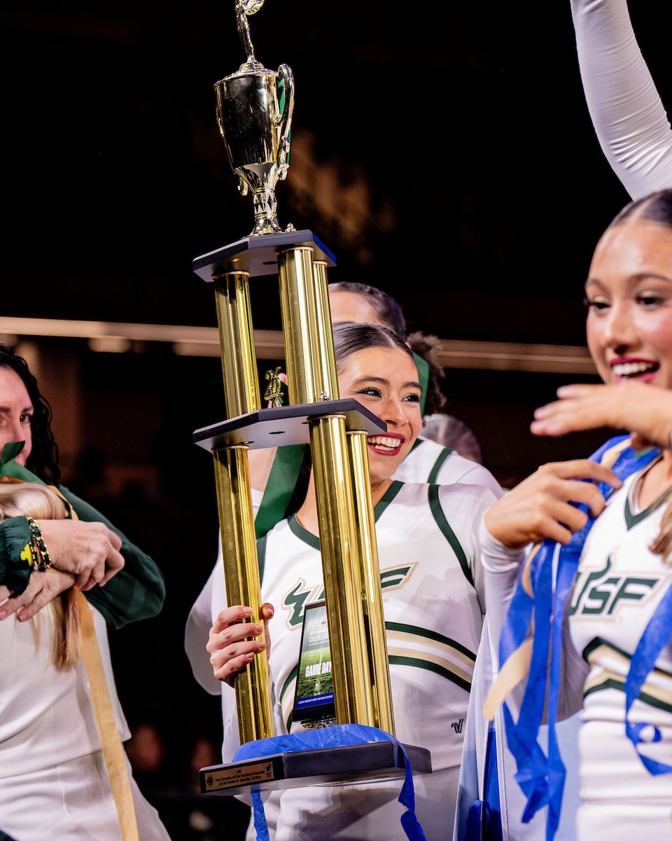 USFAthletics's tweet photo. Packing up hardware and heading back to Tampa 🤩 https://t.co/q9PgQ7DzjW