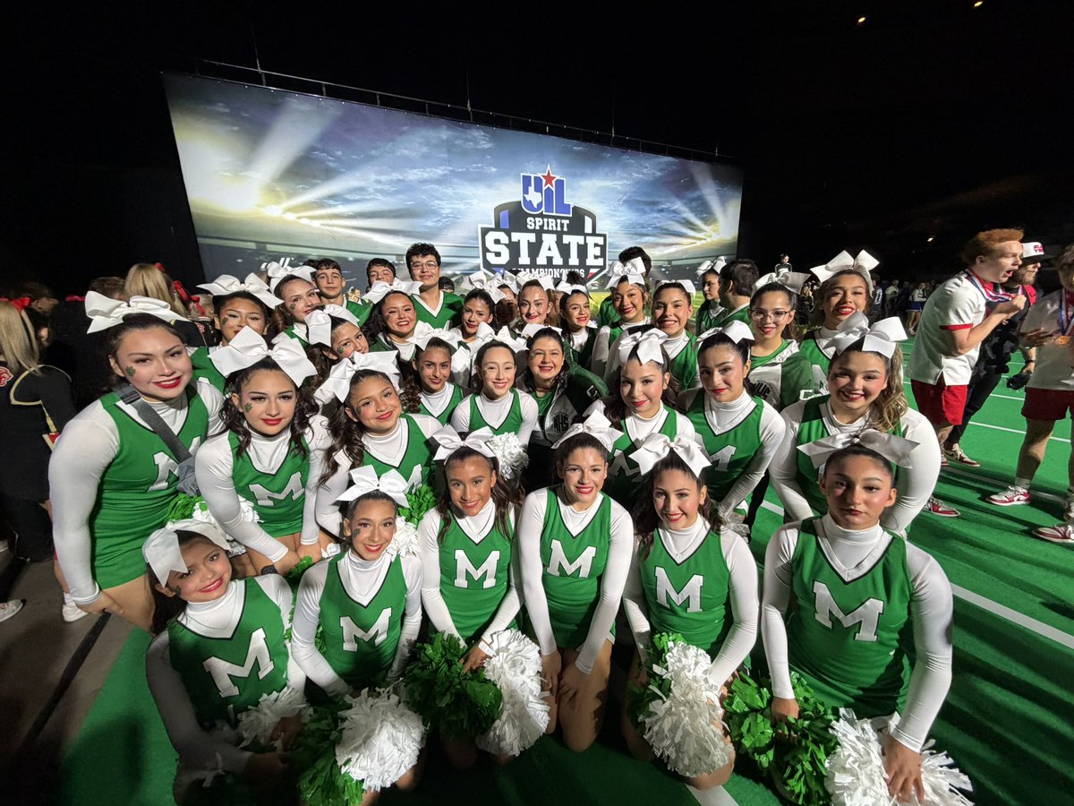 Wolverine Cheer 💚💕📣 tweet media