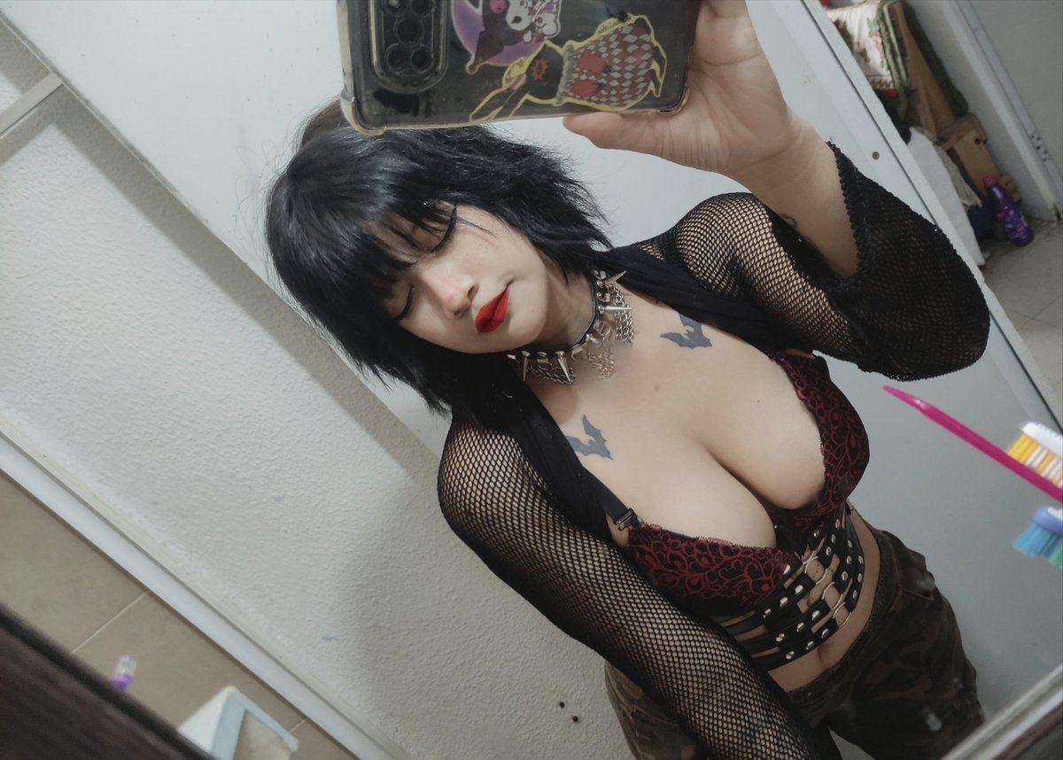 kitten98126's tweet photo. Buenas tardes 🙂 

Un poco despeinada pero me gusta 🥵 https://t.co/SOHRQc4NM7