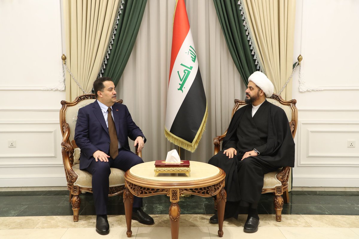 الشيخ الأمين يستقبل رئيس الوزراء محمد شياع السوداني

استقبل الأمين العام لحركة عصائب أهل الحق، سماحة الشيخ قيس الخزعلي، اليوم، السيد رئيس مجلس الوزراء محمد شياع السوداني، حيث جرى بحث آخر تطورات الشأن السياسي في البلاد، ومجمل الأوضاع الأمنية، والتحديات التي تواجه المرحلة الراهنة.