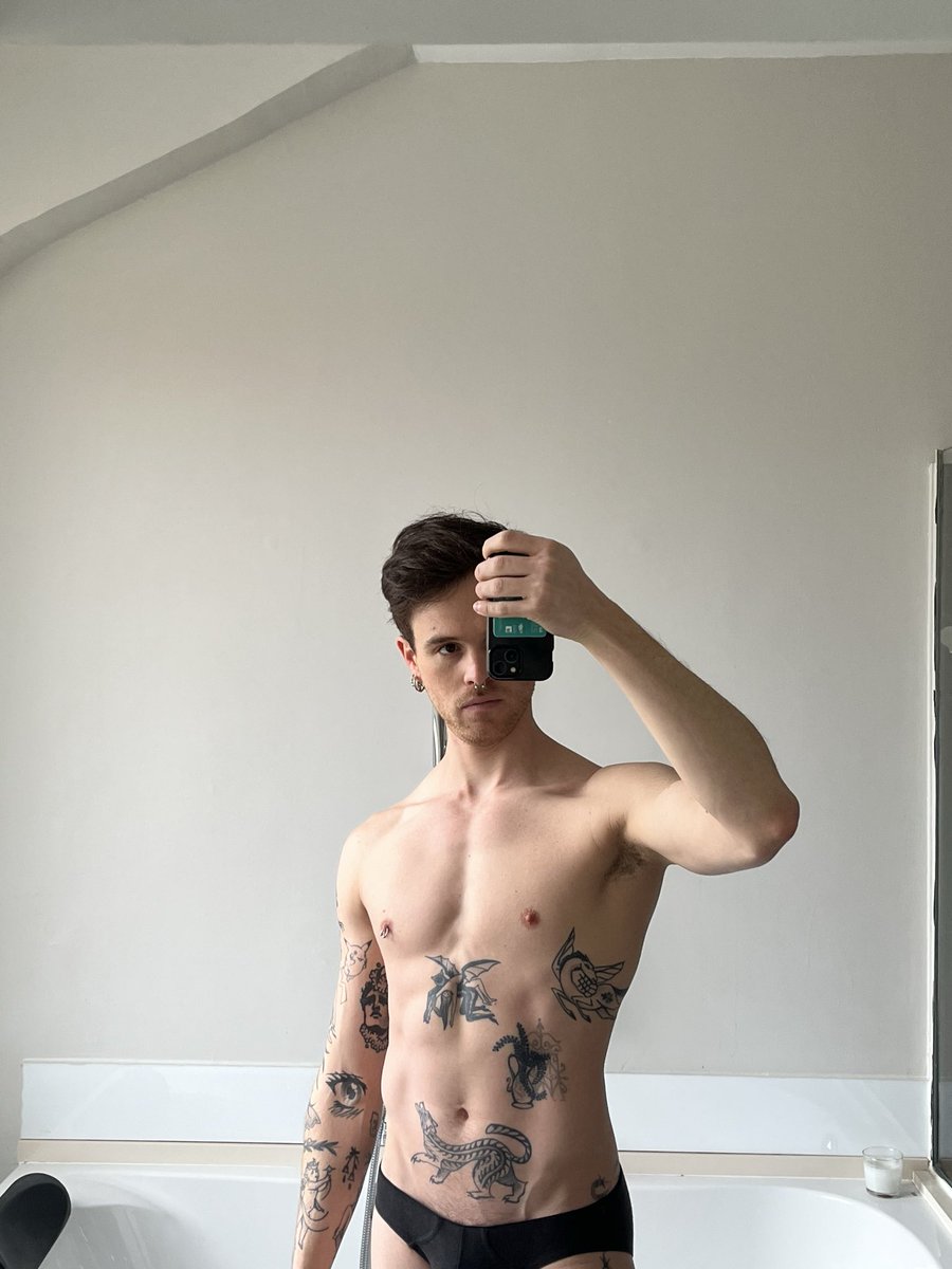 Es que la luz de mi baño 💘🙂‍↕️