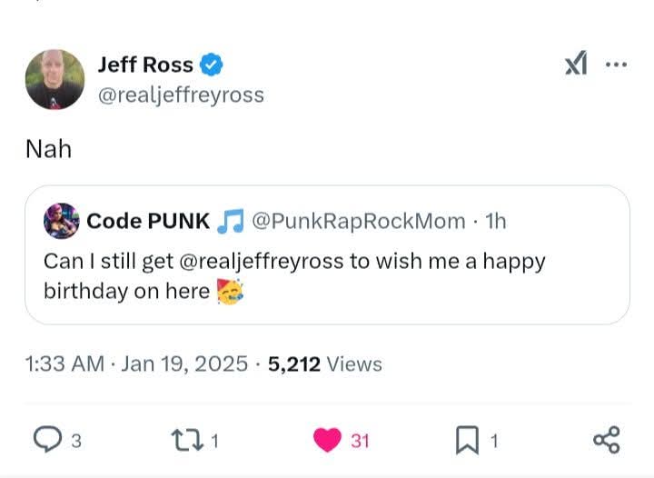 PunkRapRockMom's tweet photo. I didn't even bother to ask @realjeffreyross 😭 this year 🎈 https://t.co/SsVWIjkhiq