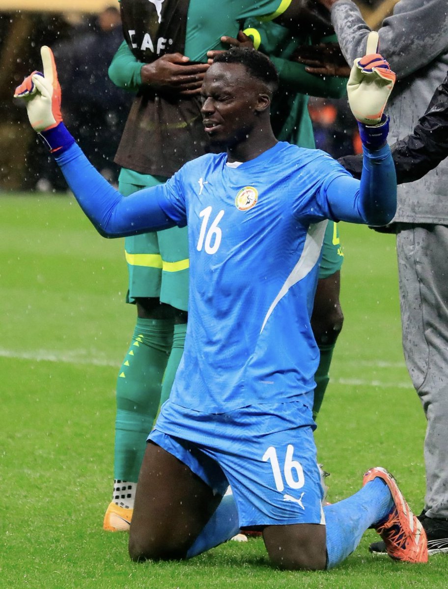 edou_mendy_'s tweet image. This title wasn’t about a single moment, but about consistency from day one.

We knew the match would be tough, sometimes irrational.
In those moments, clarity and unity matter most.

Proud of this group.
Proud of these players.

🇸🇳 Champions of Africa 🏆