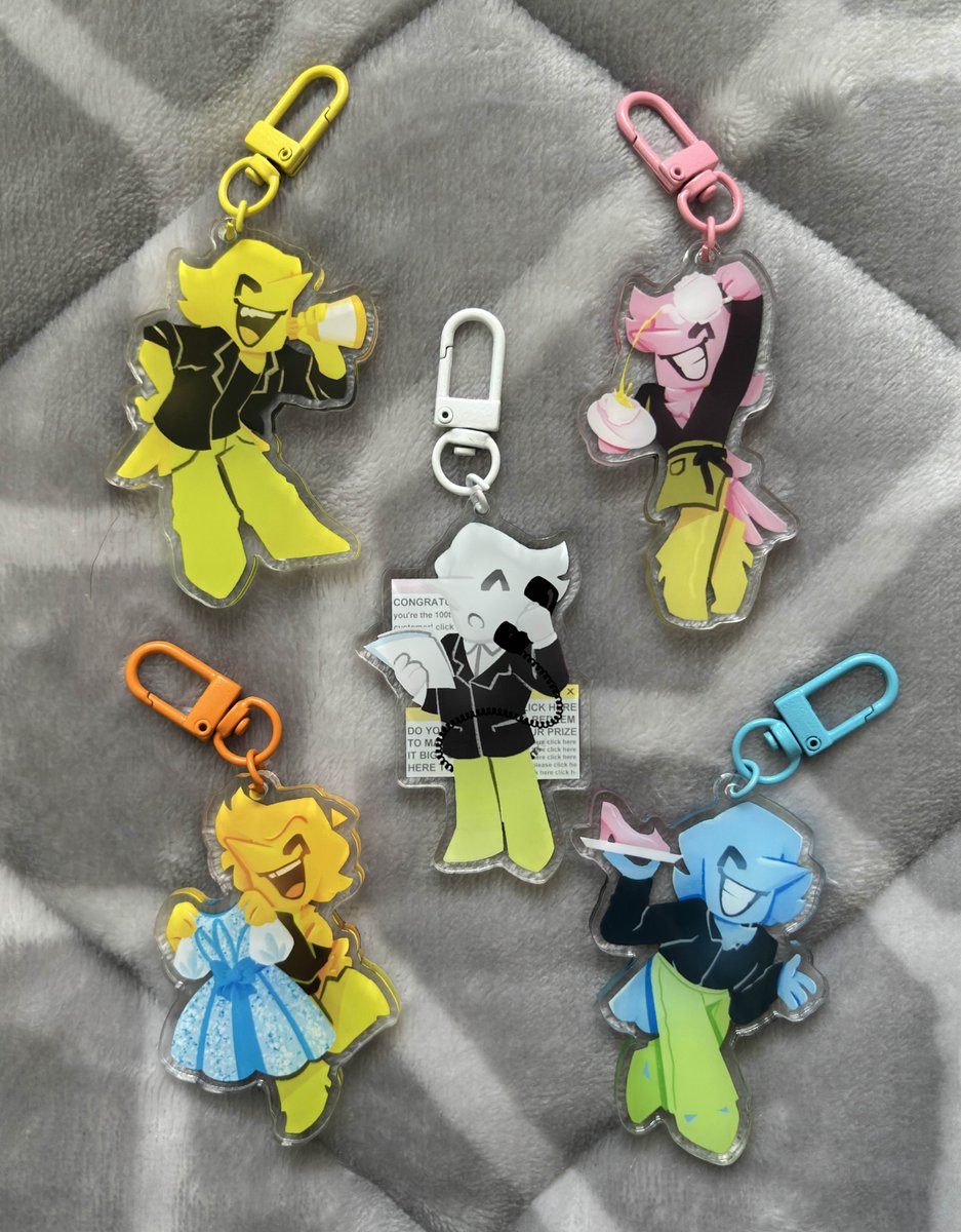 Pirxyl's tweet image. Y'ALL I'M SO EXCITED LOOK WHAT I GOT IN THE MAIL TODAY YIPPIE HAHA! YAY!!! I LOVE ADDISONS SO MUCH THEY'RE ALL SO CUTE! 💗 It's so unfair that there's not much merch of them I NEED MORE! 🏃

#DELTARUNE #Addison
