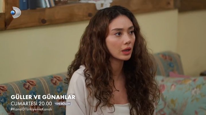 annalisekeatinq's tweet image. mustafa: "we have a guest."

ebru: "oh no."

no wayyyyy 😂
he really brought azra to come and live with them after everything that has happened...😭

sorry but mustafa is kinda delusional to think they would accept that...look at their faces!! 😂

#GüllerveGünahlar
