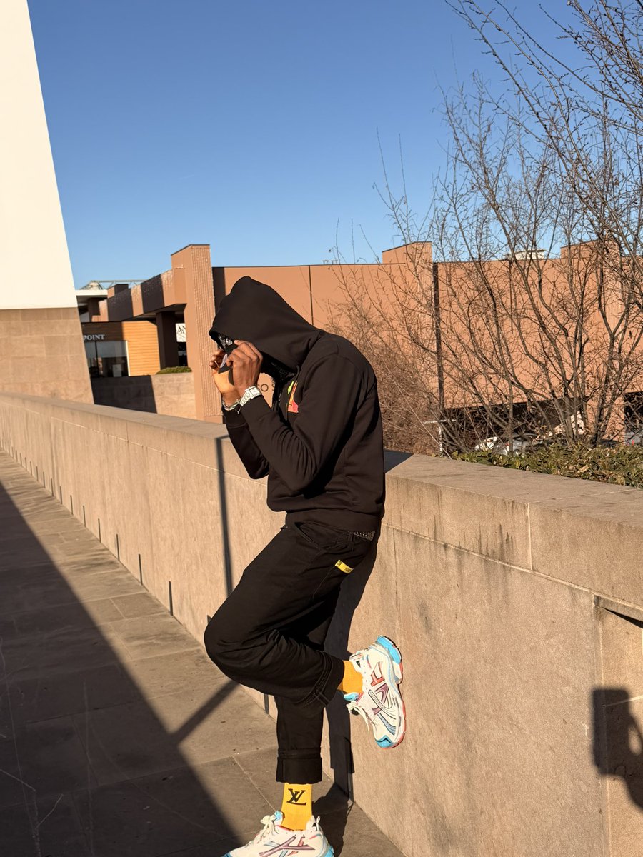 kingzocruz's tweet photo. Built on confidence and not noise.. 

#explore #migrate #kingzocruz https://t.co/QfrI6gX8Gr