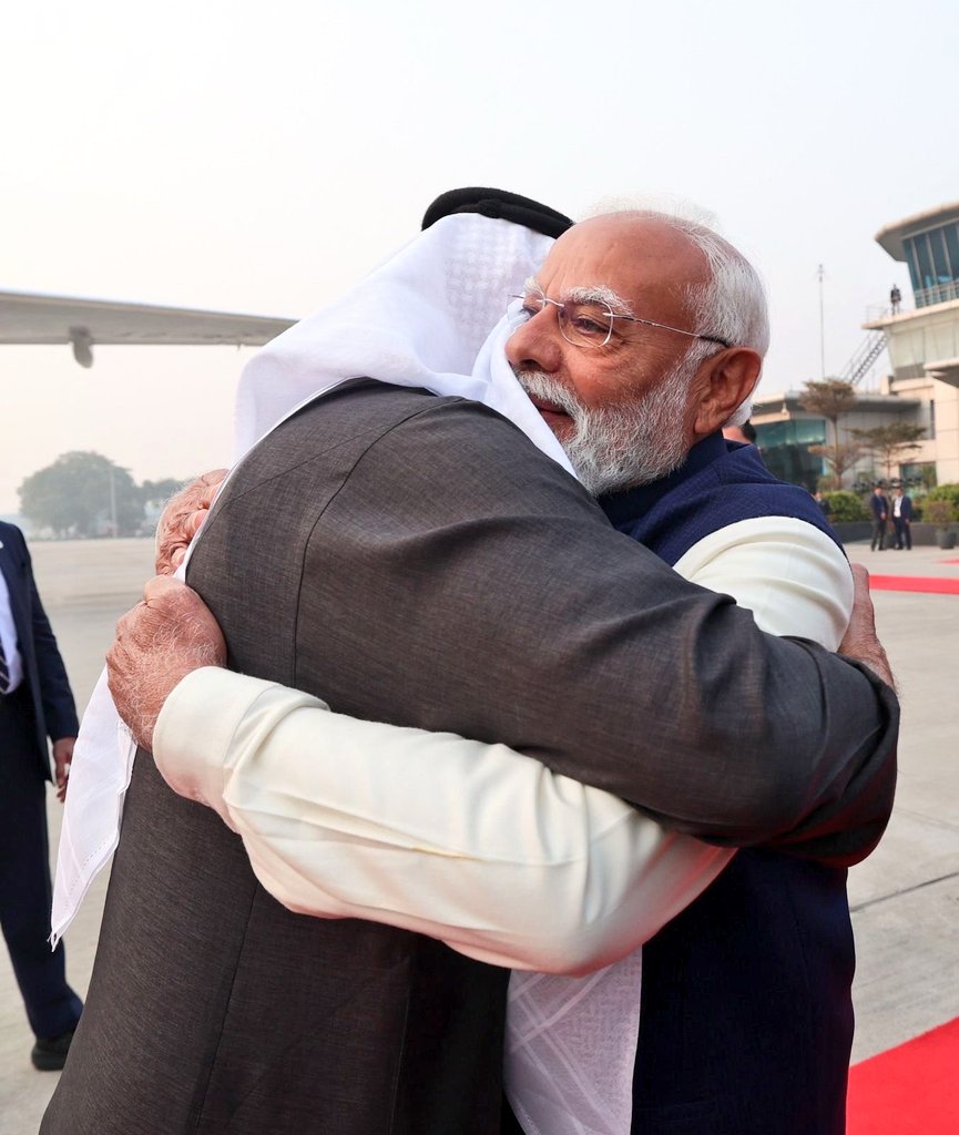 BENGASHAM's tweet image. نظام الشيطان ومرتزقته وعصاباته الأرهابيه سرطان خبيث بالجسدالعربي ويجب استئصاله عاجلاً.

سلم فكرك وقلبك وسلمت يمينك اخوي ابراهيم القثامي وبيض الله وجهك يوم تبيض وجوه المؤمنين المناصرين للحق وأهله والداحرين للباطل وشياطينه ومرتزقته وعصاباته.
الغشامي🤚

👇أنظر كيف أحتضان طلب العون😂