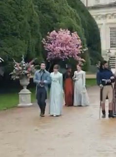 ColinsNewts's tweet image. I cannot wait to watch Violet and Lady D be bewildered by Benedict wishing to promenade and is showing up on time — and Eloise realising her sibling confidant who she thought had a pact to not marry is looking for a girl, with the glove he keeps in his jacket pocket.