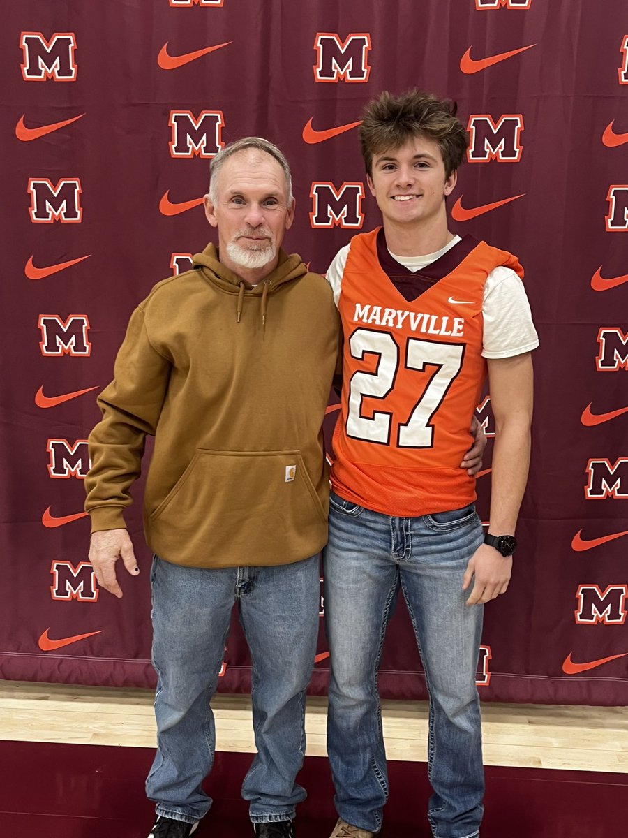 Prest0nJay's tweet photo. Had a great visit at Maryville today thankful to meet the coaches and players! @Jake_Flaherty_8  @CoachMacMCScots @MCScots  @CSmithScout @CoachOMeadow  #AllglorytoJesus https://t.co/0VEkMlu2bv