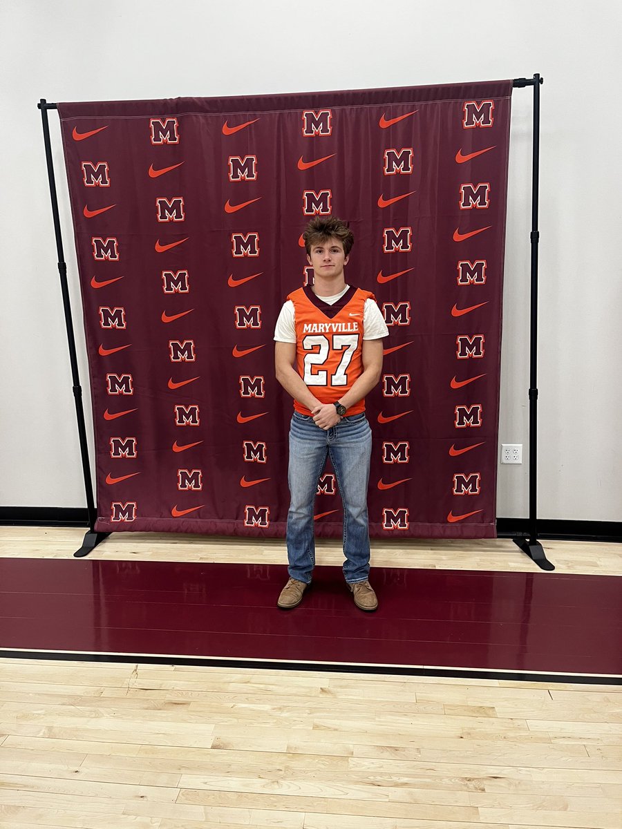 Prest0nJay's tweet photo. Had a great visit at Maryville today thankful to meet the coaches and players! @Jake_Flaherty_8  @CoachMacMCScots @MCScots  @CSmithScout @CoachOMeadow  #AllglorytoJesus https://t.co/0VEkMlu2bv