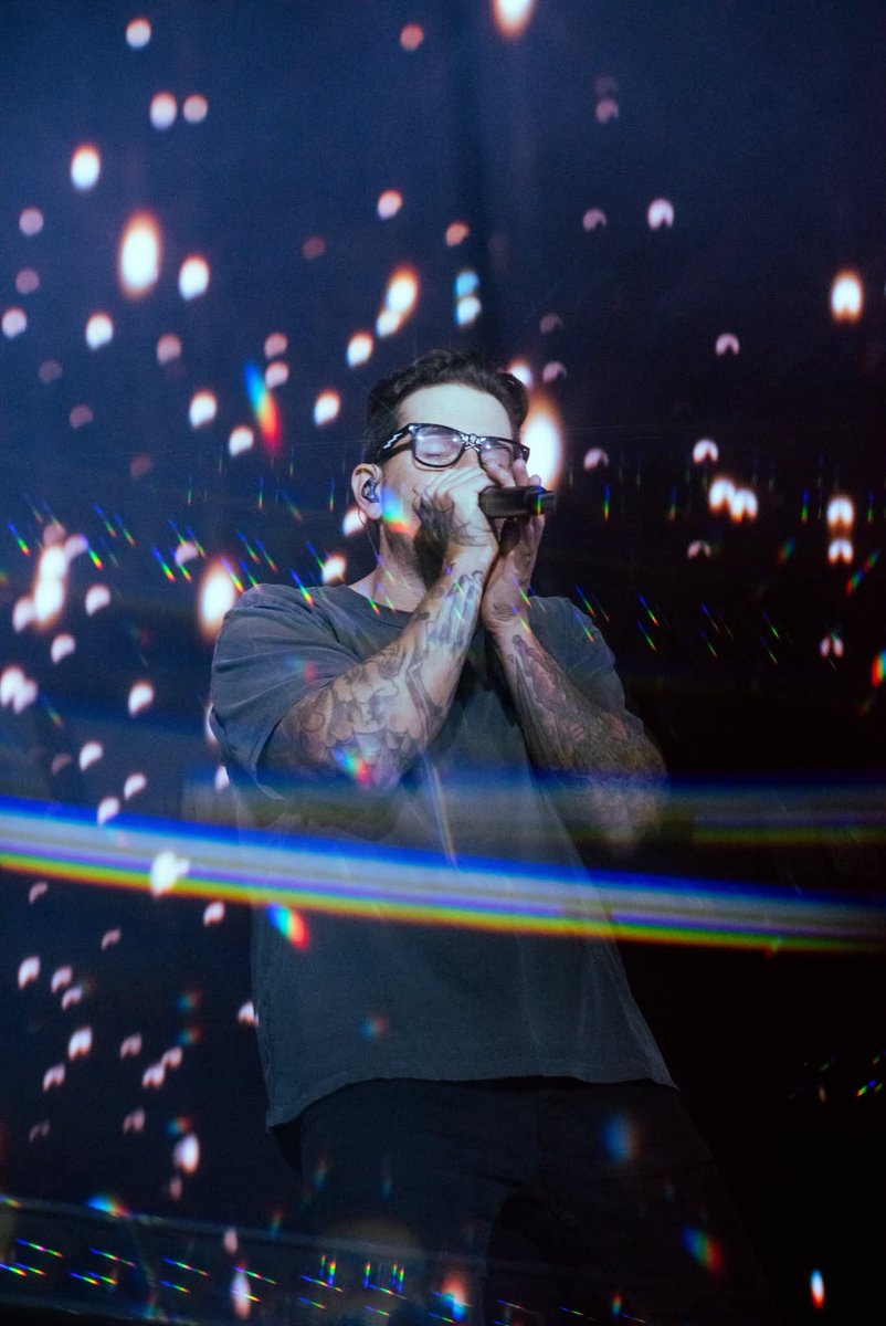 a7xmexico's tweet photo. MÉXICO CITY 🇲🇽🔥
ESTADIO GNP SEGUROS 
@TheOfficialA7X 🤟

📸 @CarlosAndresHXC https://t.co/cTmTN3UjJw