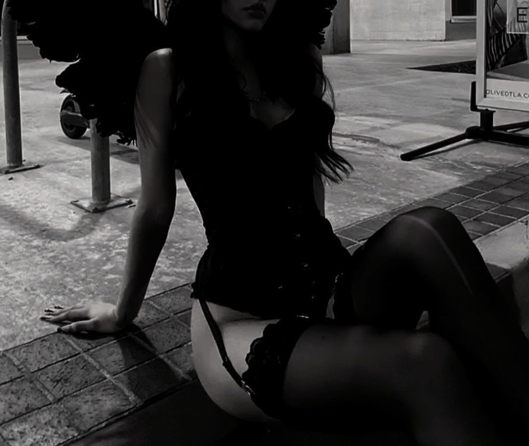 Aurora De Luca. (@lureofdarkness) on Twitter photo 