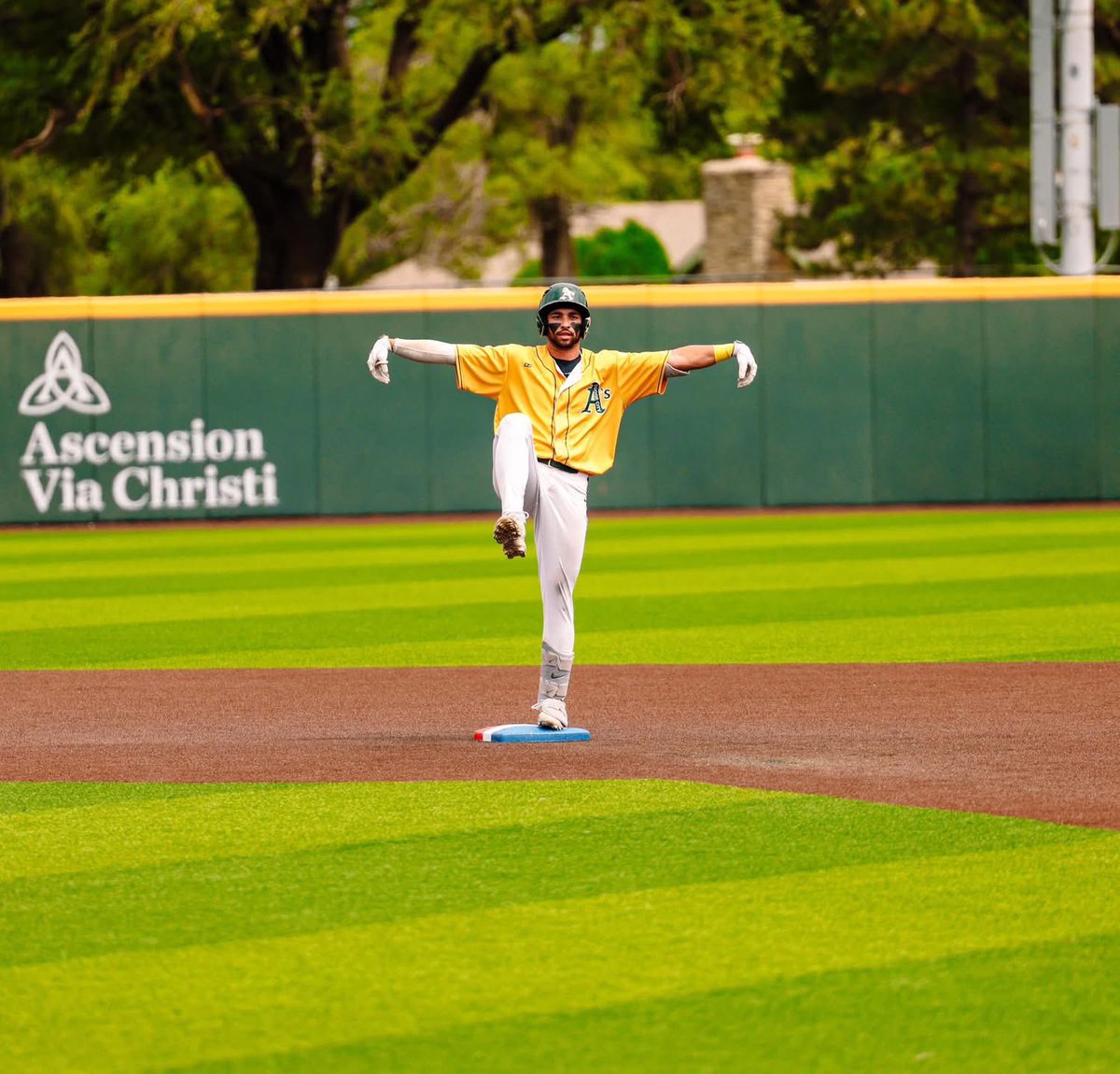 Coach Jam tweet media