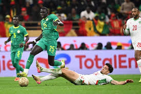 Vitor86445143's tweet photo. @realmilgrauu senegal na sua                   | a sub trama do
partida mais épica           |  goleiro reserva https://t.co/hiFN5UTkDG