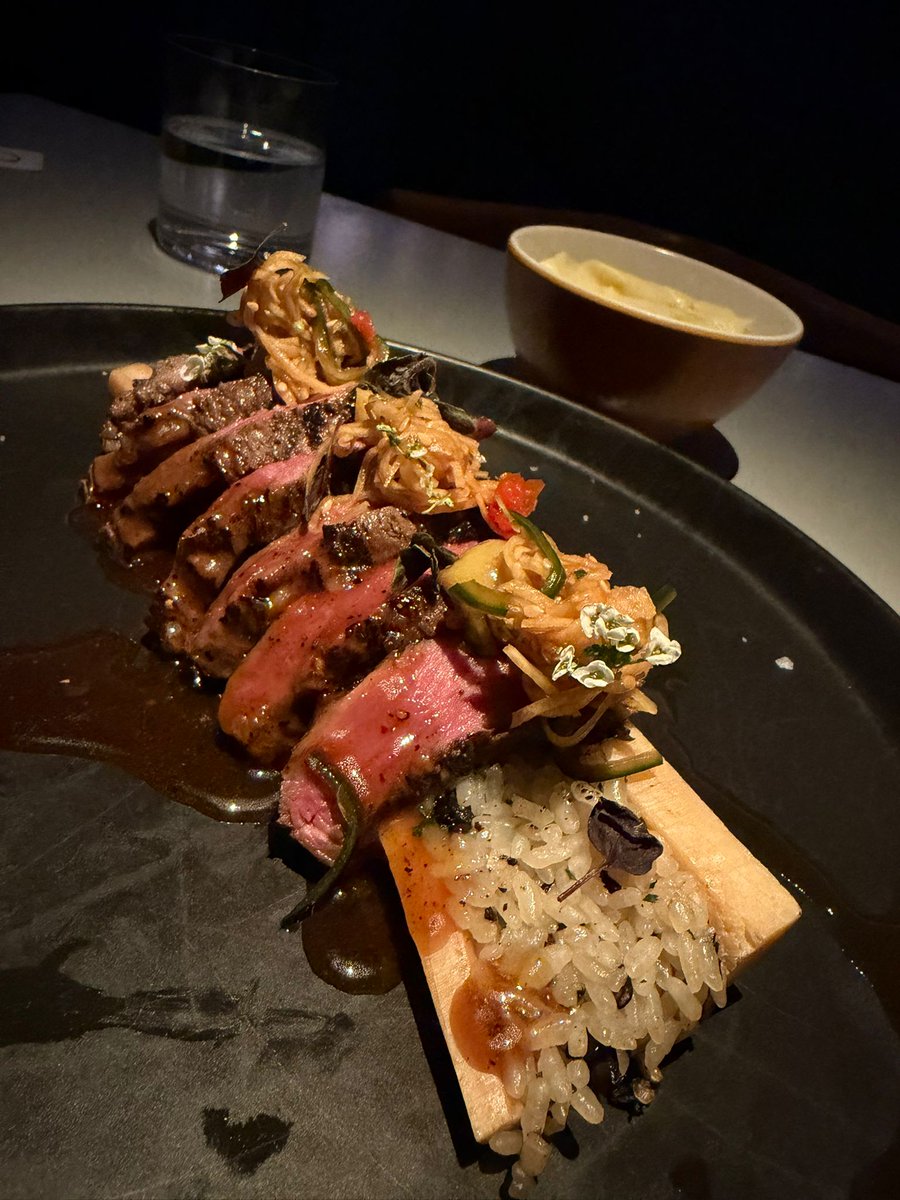 הוא הביא לי פרח🥹