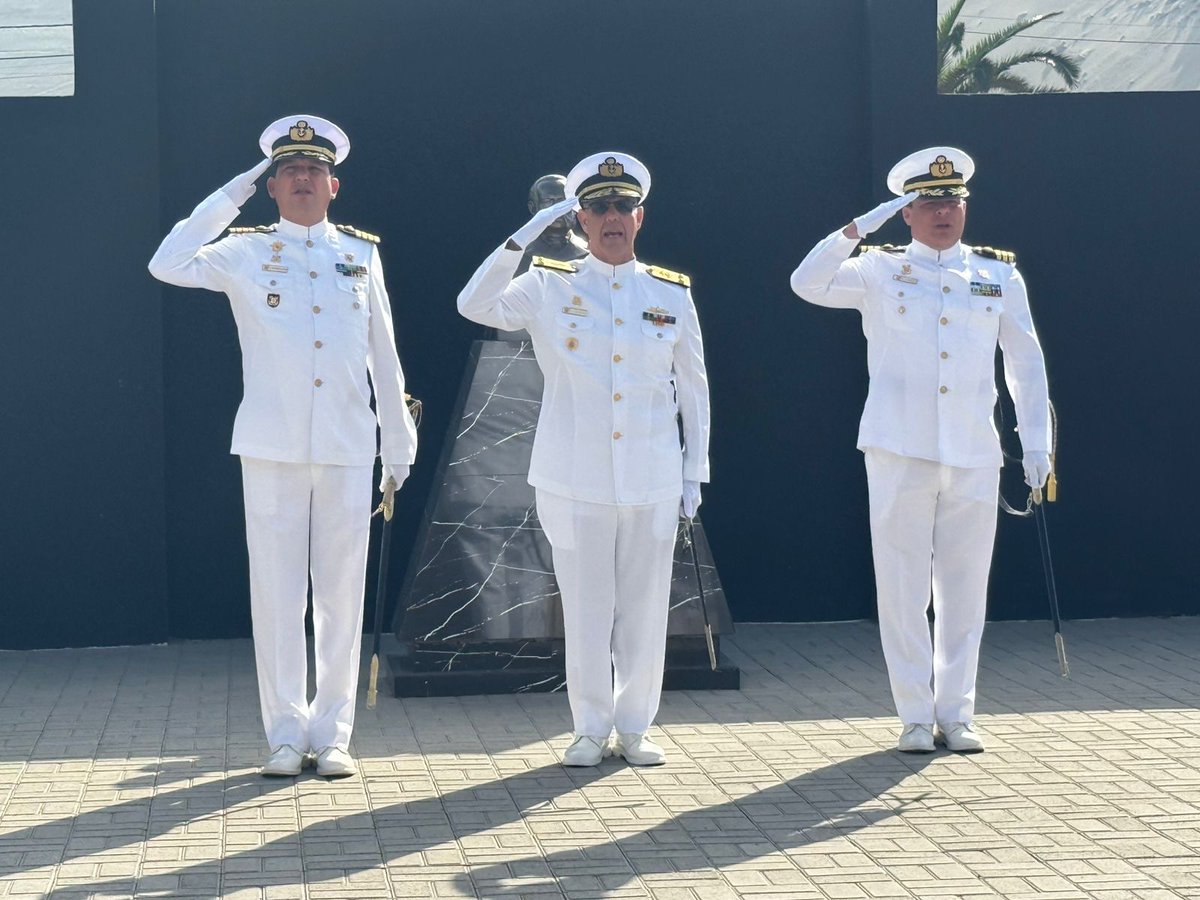MGP_DICAPI's tweet image. La Marina de Guerra de Perú, realizó las ceremonias de presentación de los Capitanes de Puerto de Pimentel y Salaverry, a cargo del Jefe de Distrito de Capitanías 1, acompañado del Subjefe de Distrito de Capitanías y Guardacostas 1.  acortar.link/FQdrlb