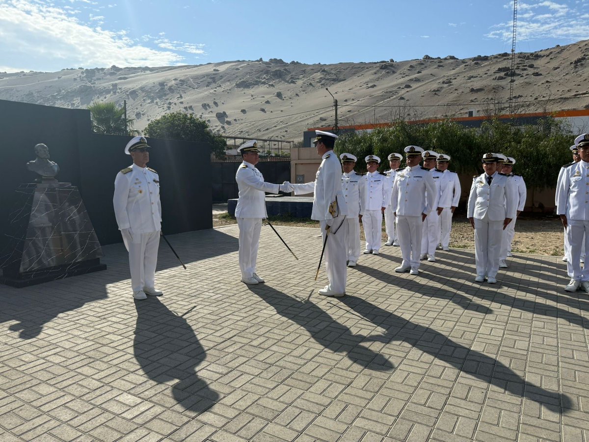 MGP_DICAPI's tweet image. La Marina de Guerra de Perú, realizó las ceremonias de presentación de los Capitanes de Puerto de Pimentel y Salaverry, a cargo del Jefe de Distrito de Capitanías 1, acompañado del Subjefe de Distrito de Capitanías y Guardacostas 1.  acortar.link/FQdrlb