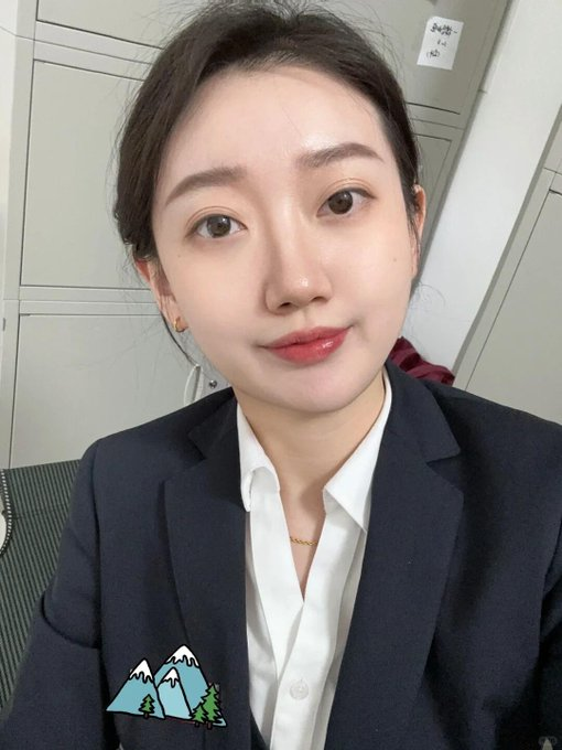 halimginanjar's tweet photo. 今天聊了个年纪比我大的，我一说我是银行柜员就不理我了，这是什么原因呀 https://t.co/dwdyIm1GIy