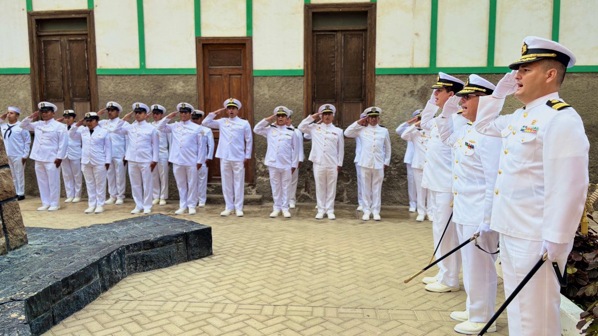 MGP_DICAPI's tweet image. La Marina de Guerra de Perú, realizó las ceremonias de presentación de los Capitanes de Puerto de Pimentel y Salaverry, a cargo del Jefe de Distrito de Capitanías 1, acompañado del Subjefe de Distrito de Capitanías y Guardacostas 1.  acortar.link/FQdrlb