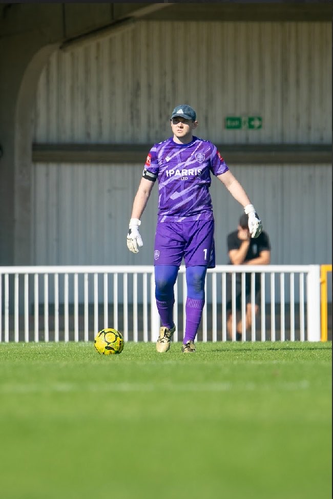 200 Games For The Badge!👏🧤Congratulations to our captain and goalkeeper Liam Beach on reaching 200 appearances in blue. A landmark day for Met Police FC as Liam’s consistency, commitment and passion Continues To Set The Standard.
Congratulations Liam 🔵⚪️
#UPTHEMET