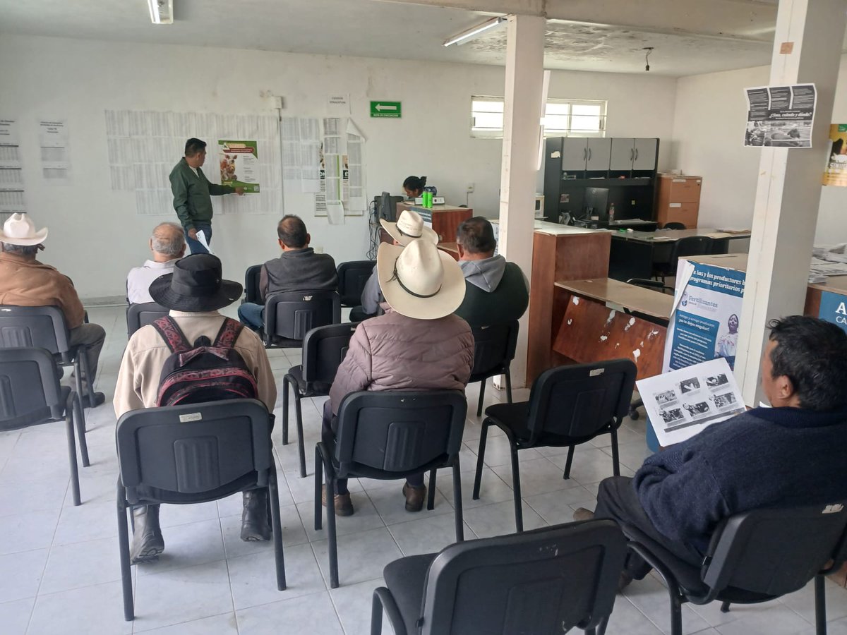 agriculturaEmex's tweet photo. Se llevó a cabo plática informativa de prevención del Gusano Barrenador del Ganado (GBG) en las instalaciones del Cader 09 Xonacatlan, donde participaron 10 productores pecuarios de los Municipios de Xonacatlan y Otzolotepec, Edo. de Méx. https://t.co/PWRCP6NXtX