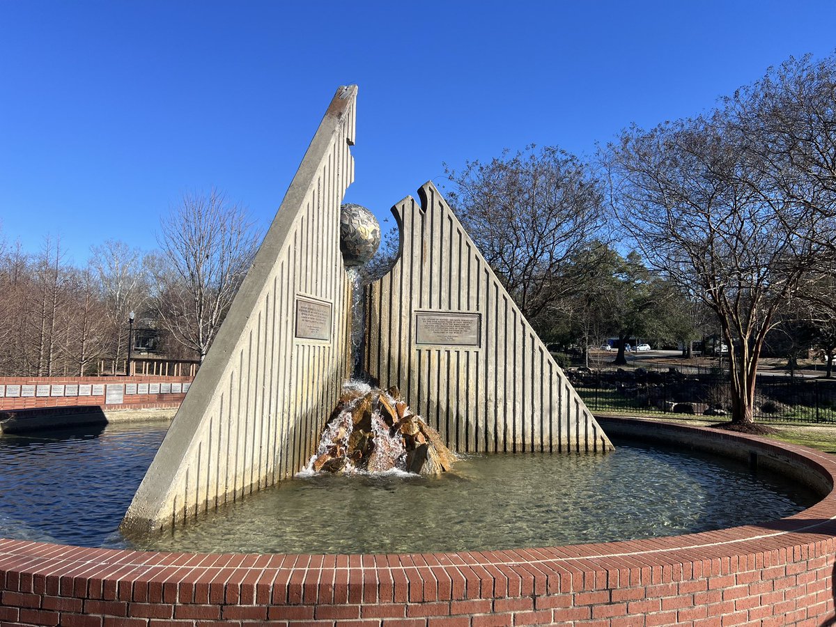 MegGonyo's tweet photo. Dozens are gathering now for a wreath laying ceremony at the Stone of hope in Columbia to honor Martin Luther King Jr.’s legacy 

This is the City’s 38th annual commemoration service and features keynote speakers and award winning performances https://t.co/I283QftdeI