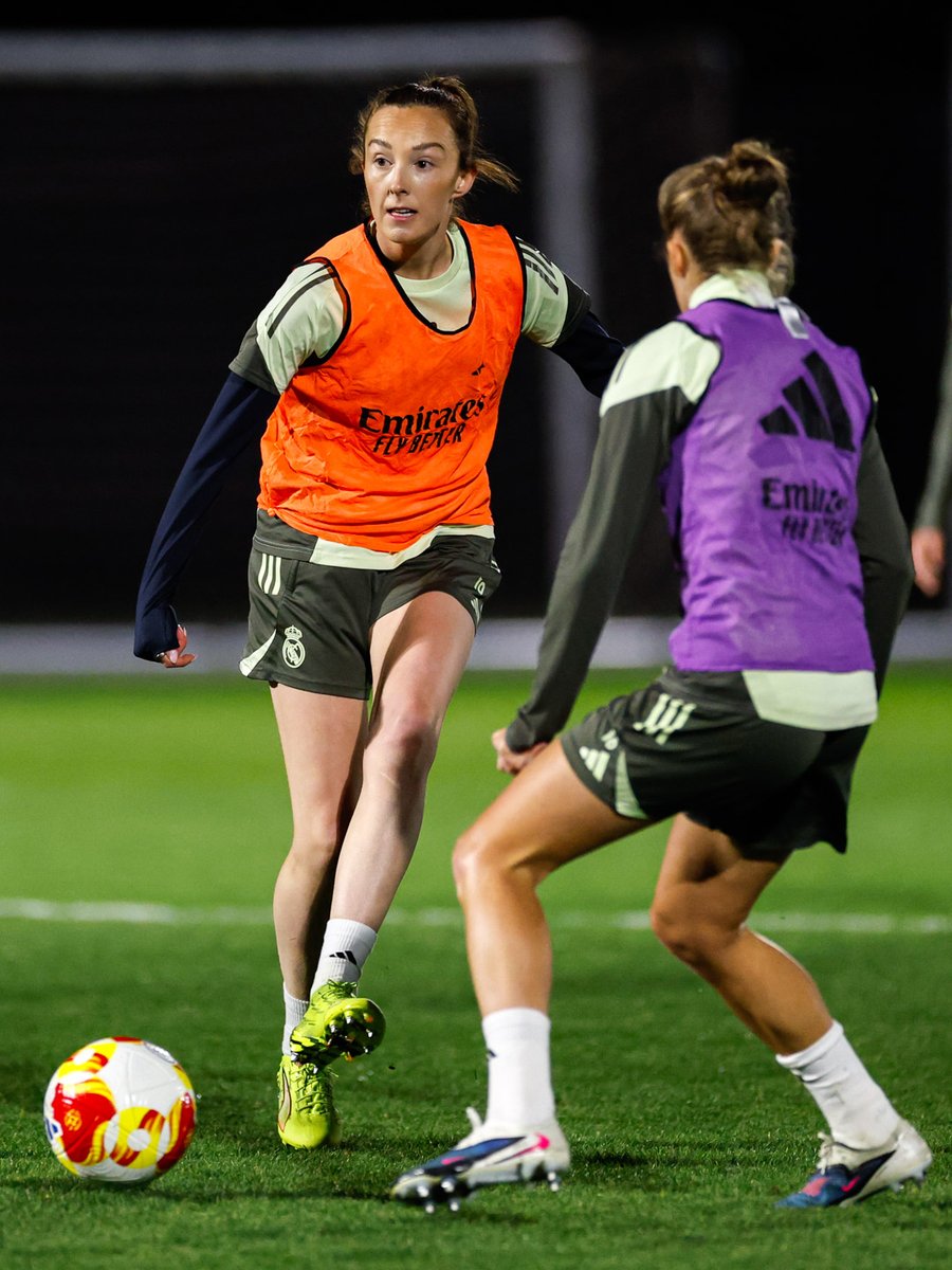 realmadridfem's tweet photo. 💪 @itscarolineweir 💪 https://t.co/DLbrPW2VQV
