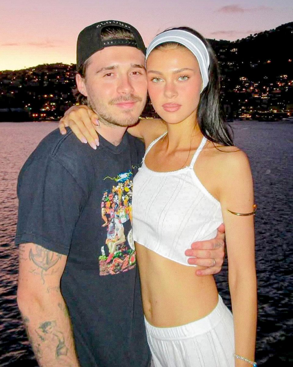 idextratime's tweet image. 🚨 BREAKING: Anak dari David Beckham, Brooklyn Beckham secara mengejutkan melontarkan pernyataan emosional yang menyerang orang tuanya. 🤯🔥

Brooklyn mengaku TIDAK ingin berdamai dan memilih bicara jujur setelah bertahun-tahun merasa dikontrol. 

Beberapa poin yang ia bicarakan:…