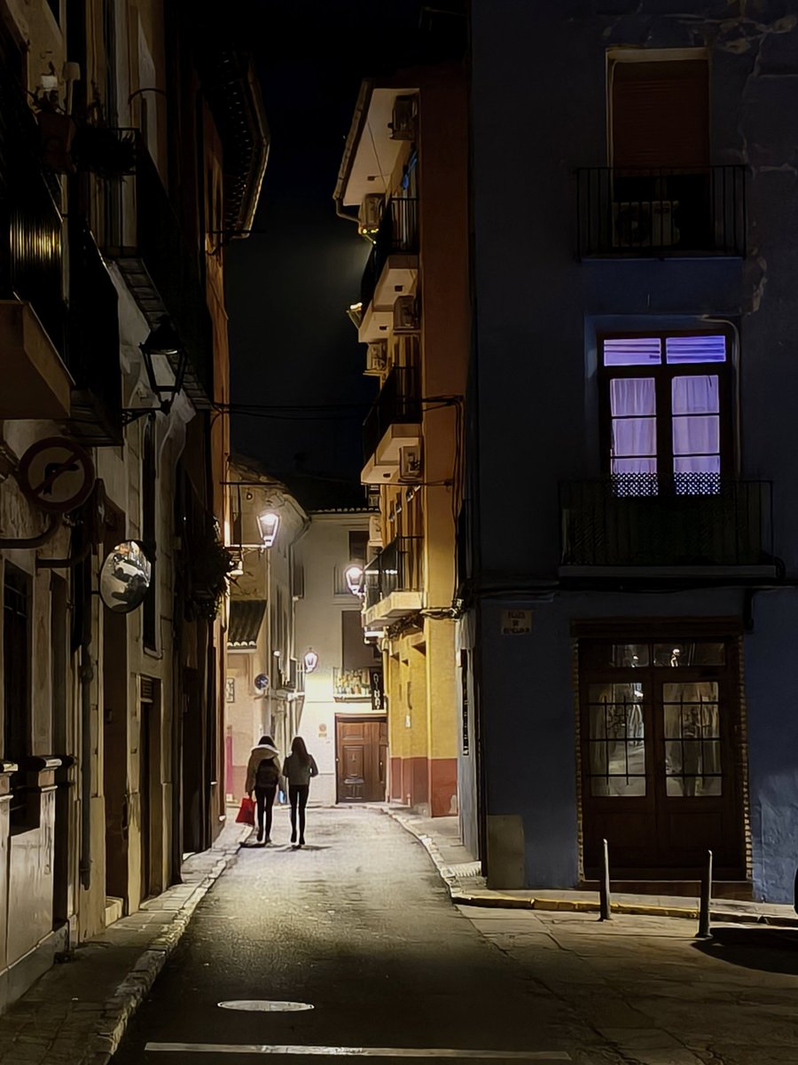 JLGLlagues's tweet photo. Xàtiva, la nuit.
#fotonocturna #night #nightphotography #picoftheday #lanit https://t.co/i2sLNlAb4B